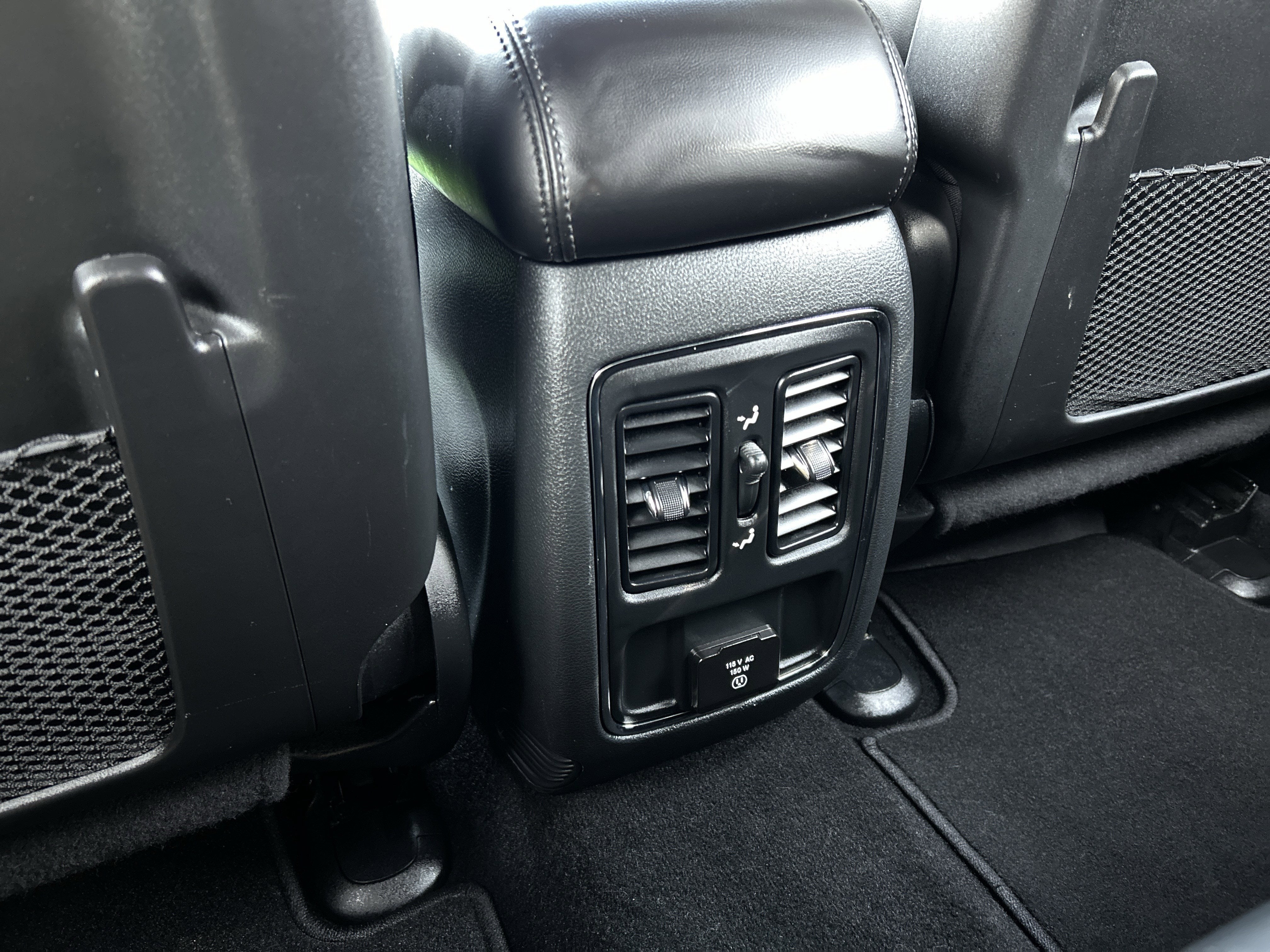 2019 Jeep GRAND CHEROKEE LAREDO E