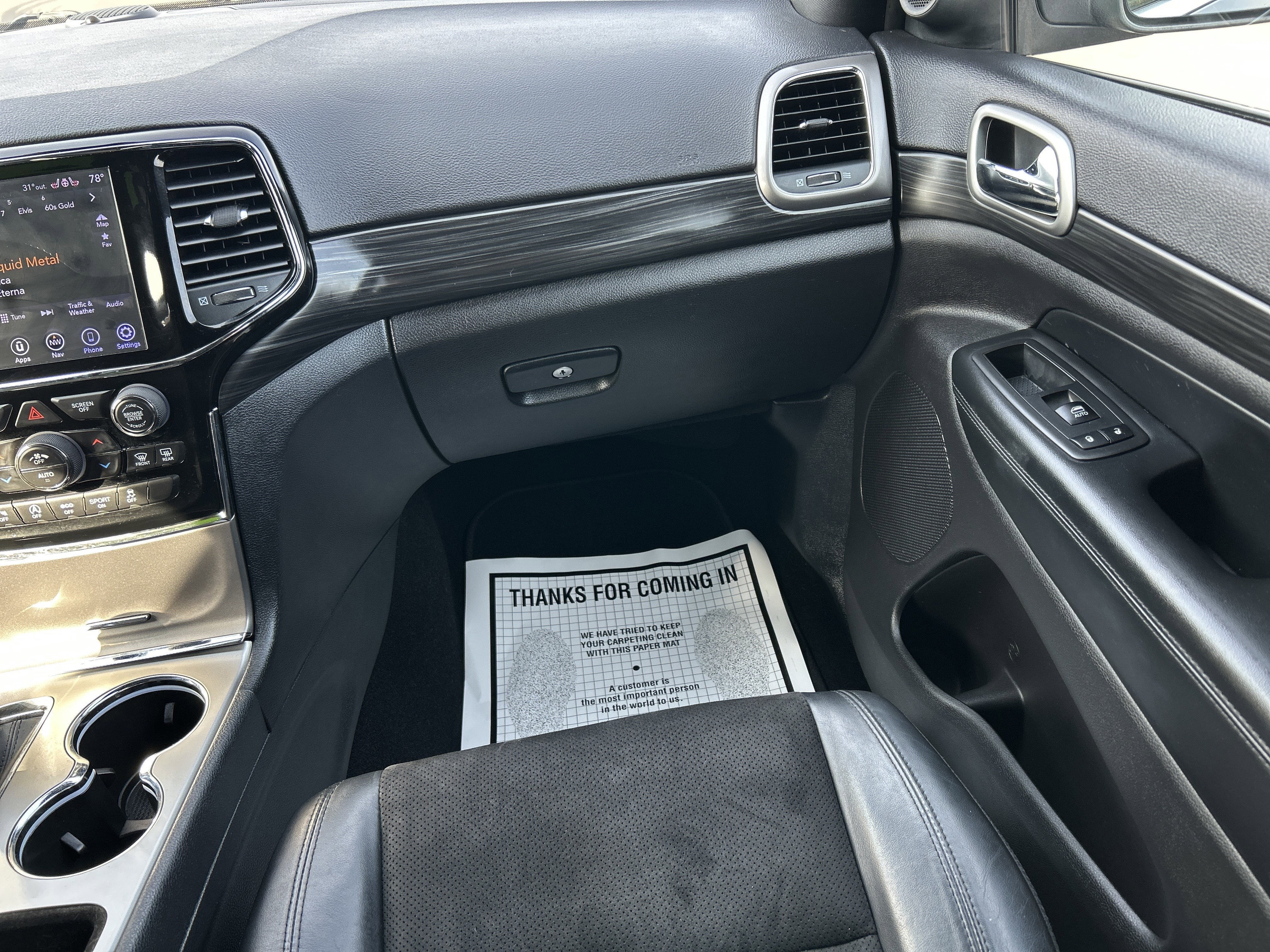 2019 Jeep GRAND CHEROKEE LAREDO E