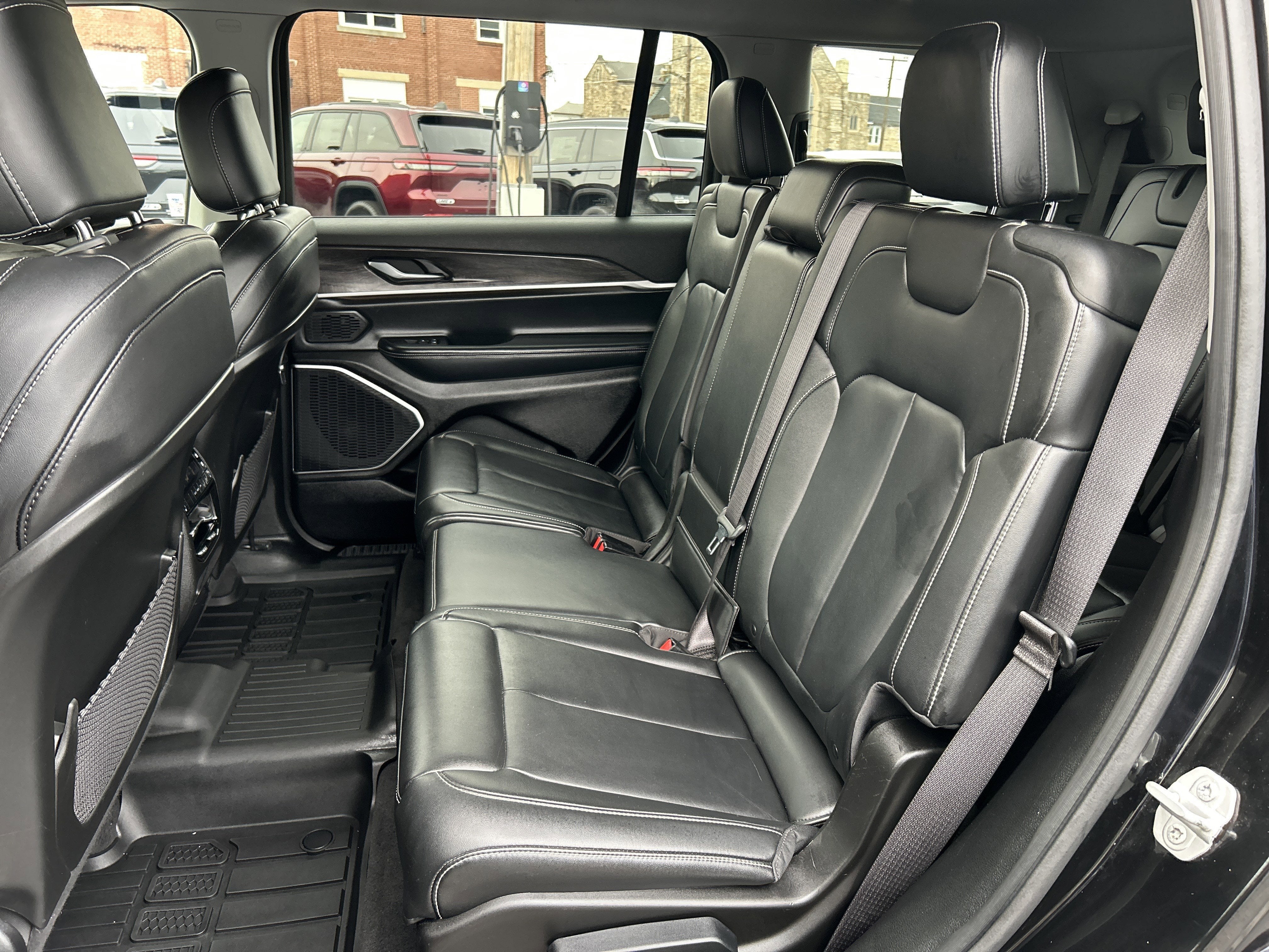 2021 Jeep GRAND CHEROKEE L LIMITED