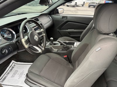 2014 Ford MUSTANG V6