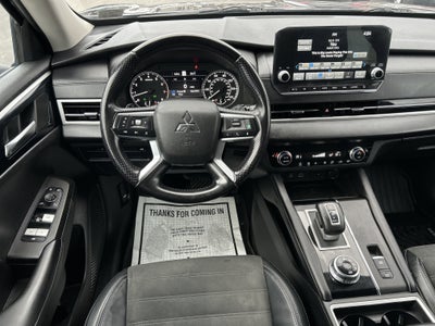 2022 Mitsubishi OUTLANDER SE