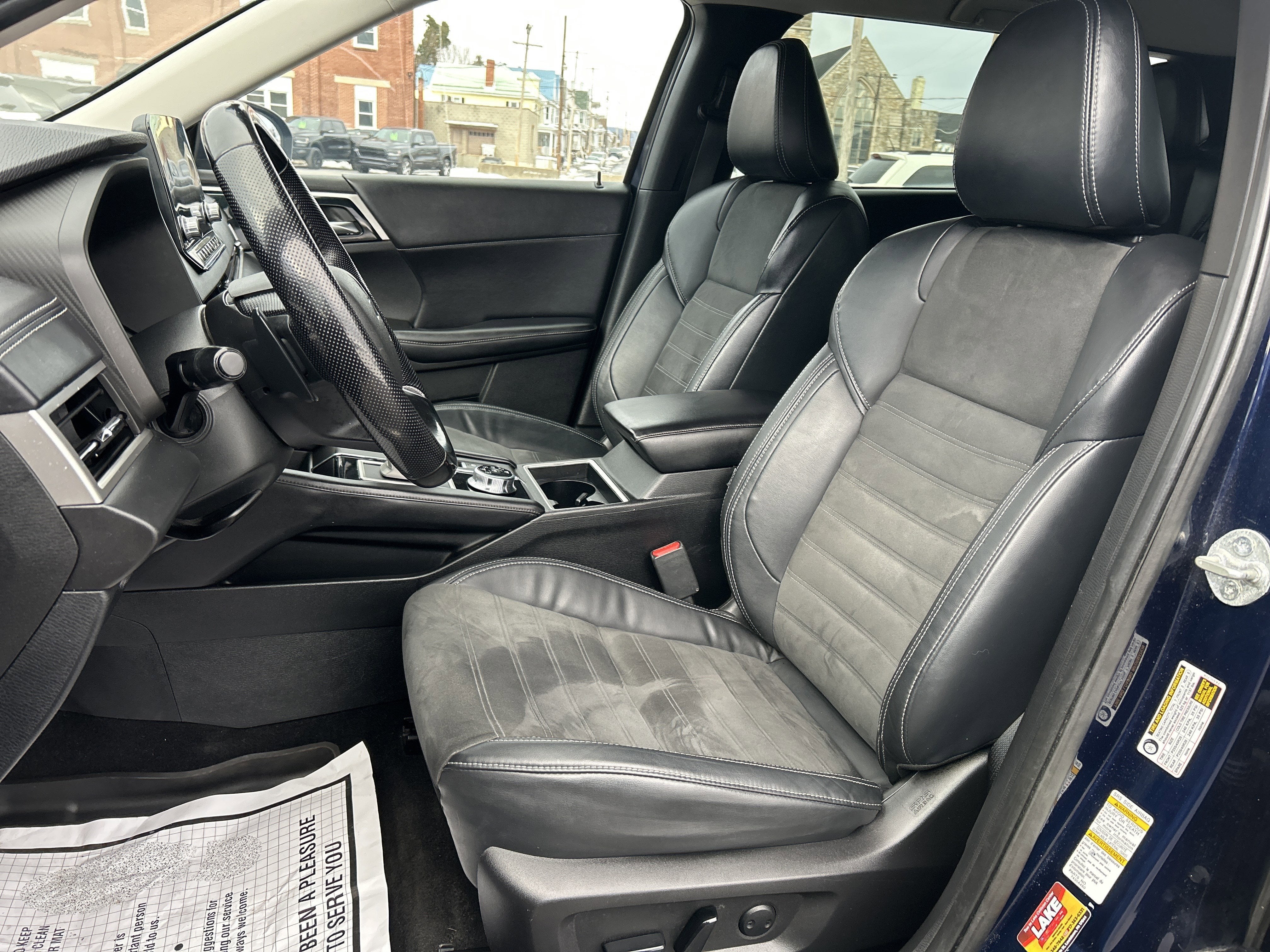 2022 Mitsubishi OUTLANDER SE