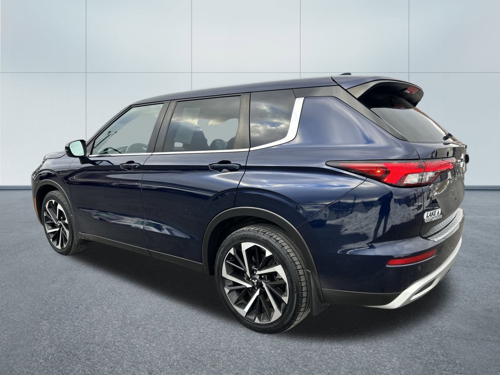 2022 Mitsubishi OUTLANDER SE