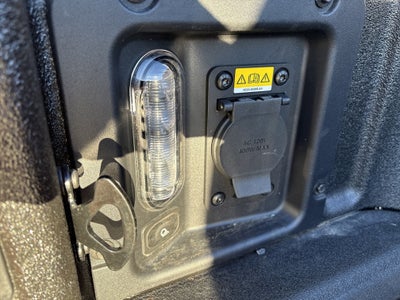 2023 Ford MAVERICK LARIAT w/ Luxury Pkg