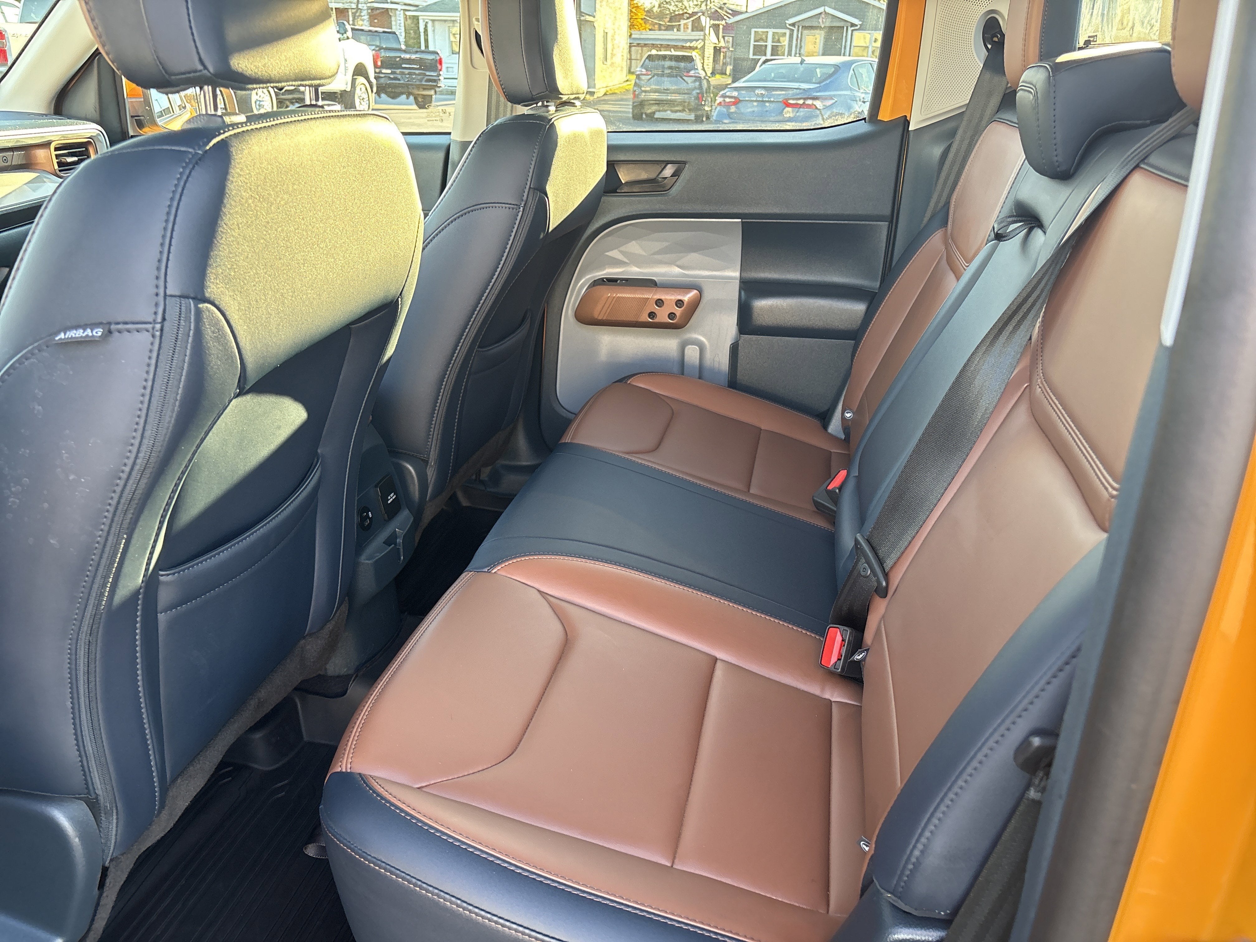 2023 Ford MAVERICK LARIAT w/ Luxury Pkg