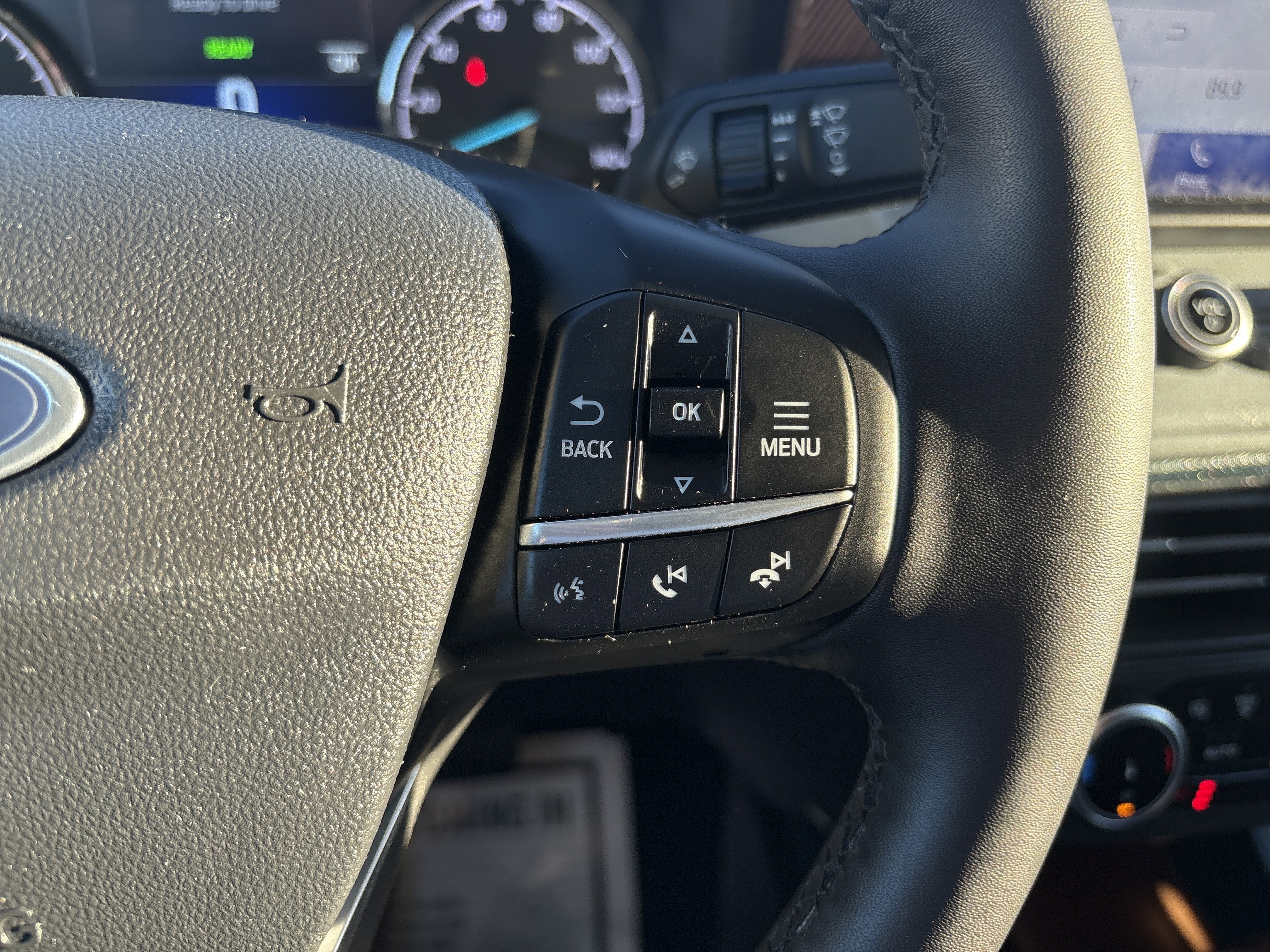 2023 Ford MAVERICK LARIAT w/ Luxury Pkg