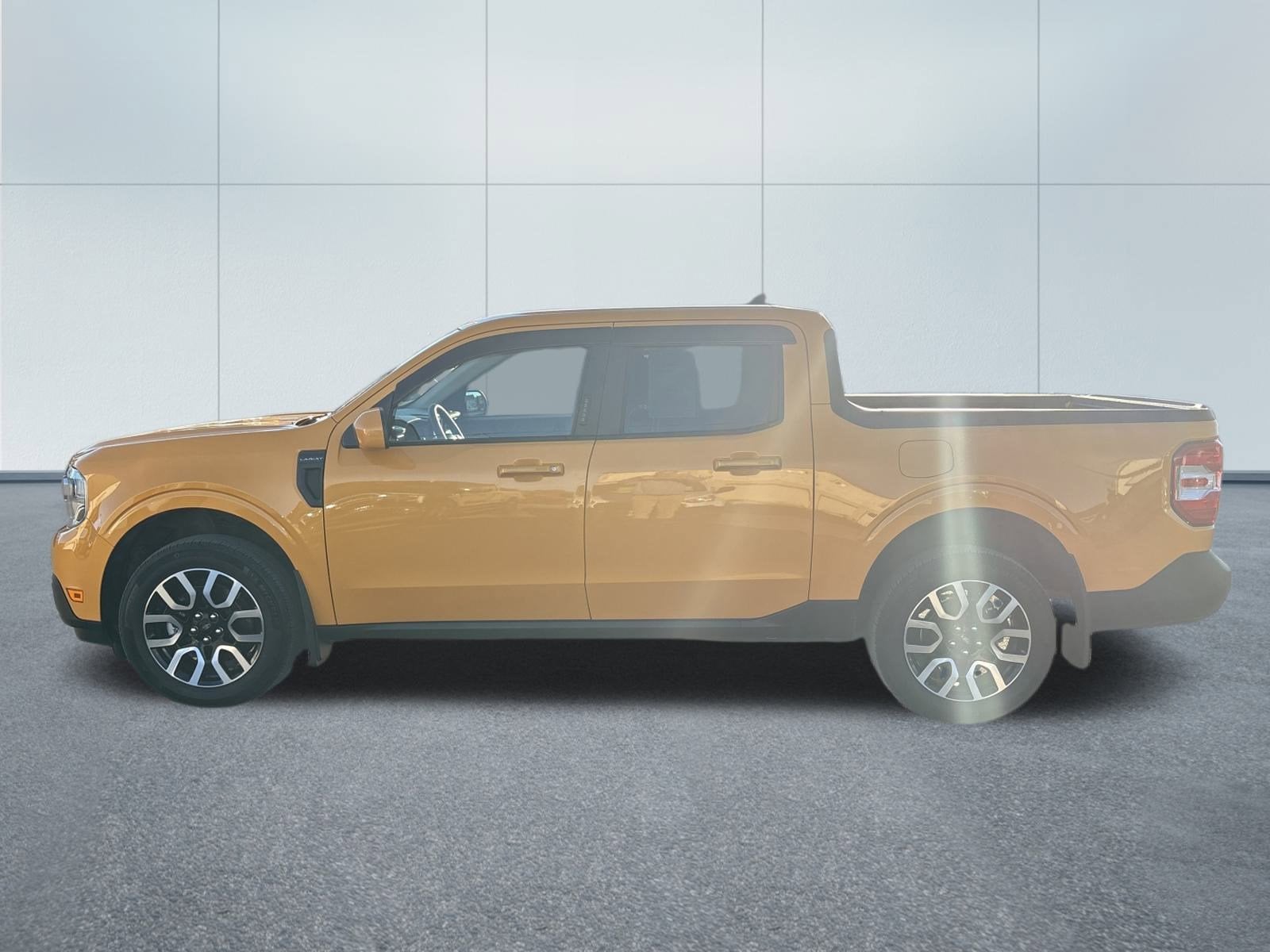 2023 Ford MAVERICK LARIAT w/ Luxury Pkg