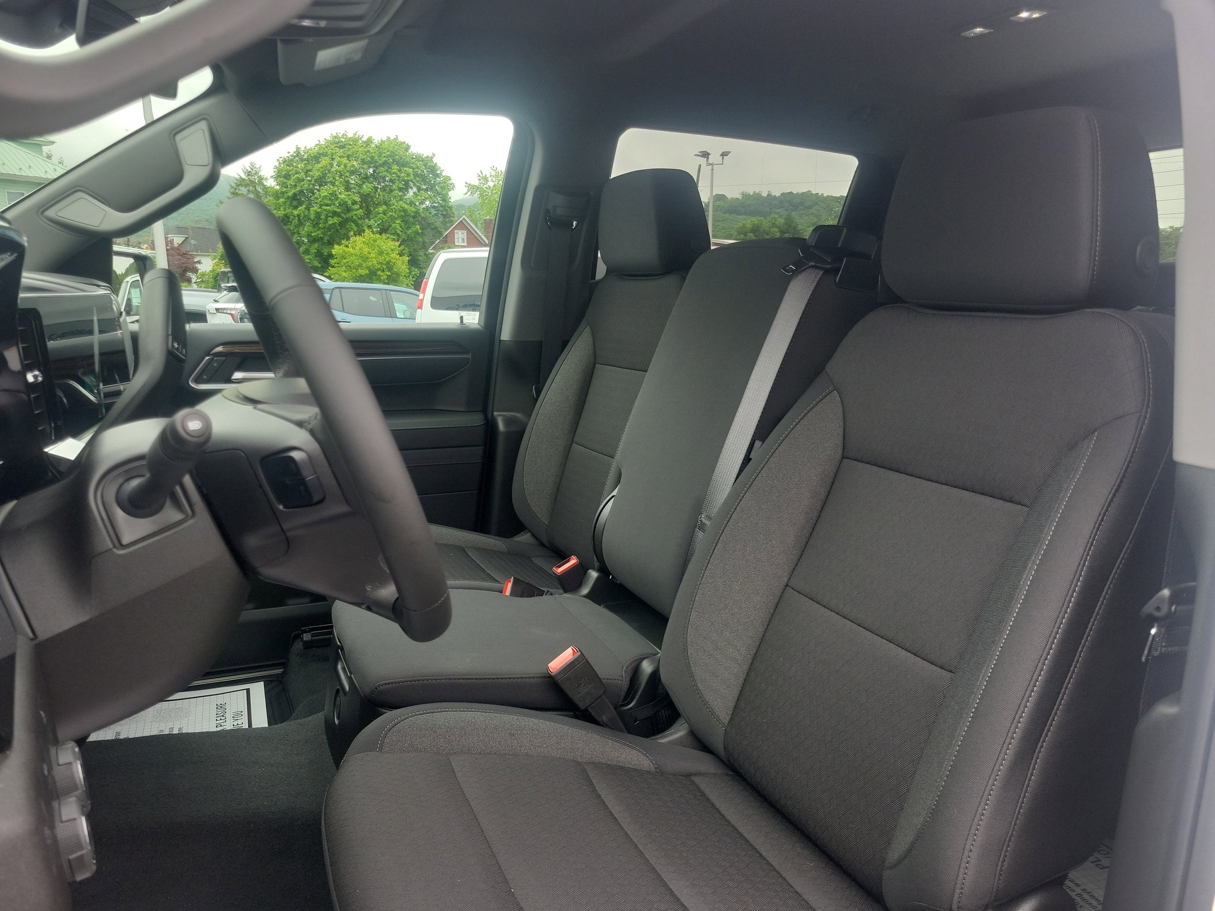 2025 Chevrolet Silverado 1500 LT (2FL)