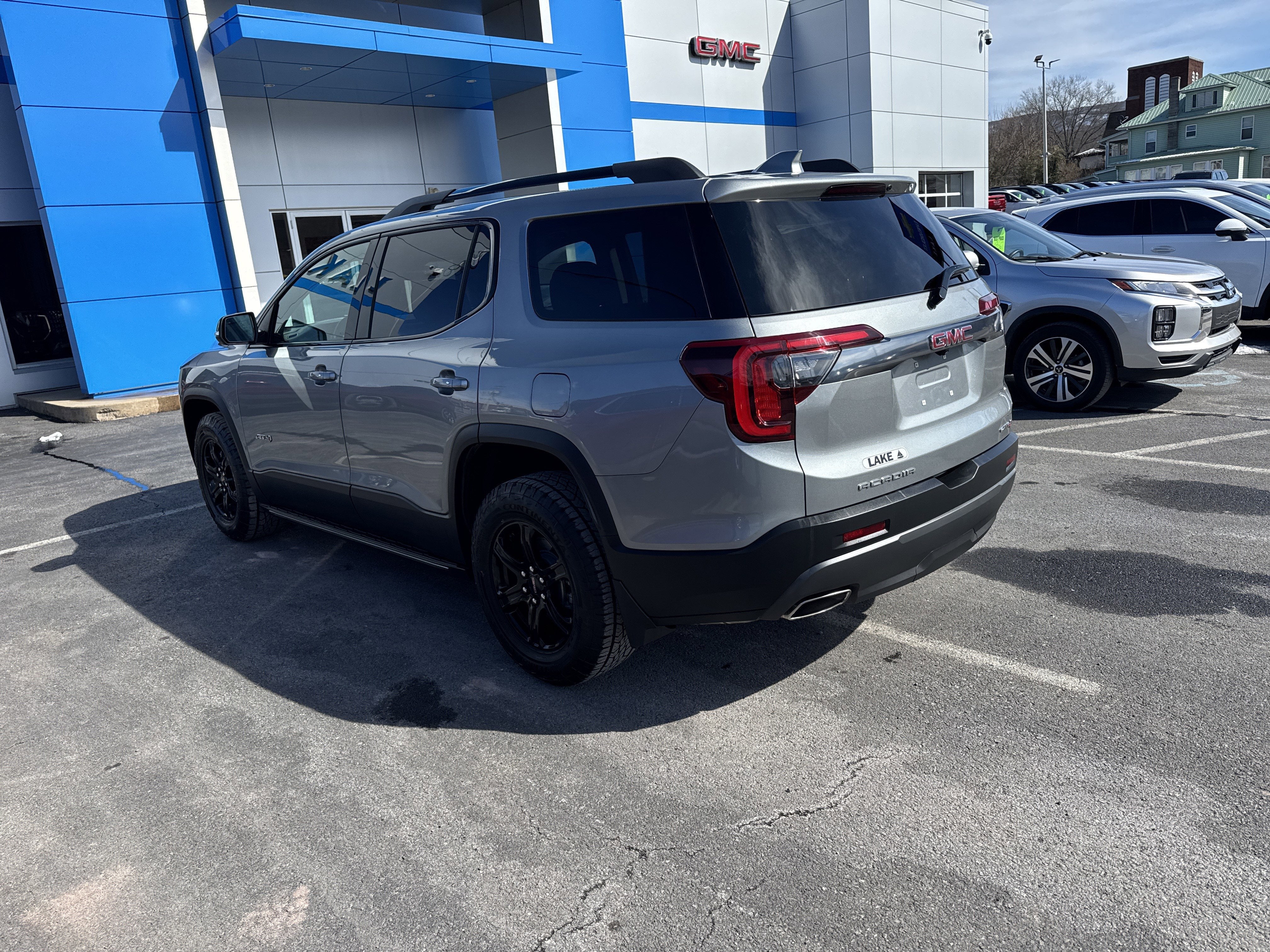 2023 GMC Acadia AT4